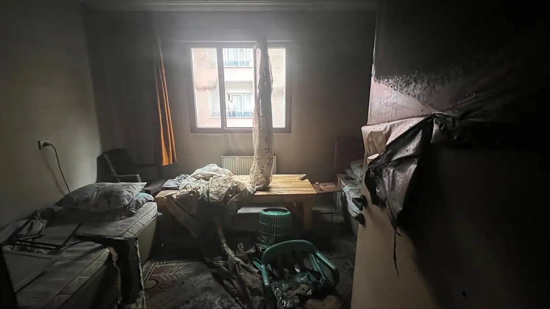 Turgutlu’da Şok Olay: Yangın Çıkaran Şüpheli Adliye Öncesi Hayatını Kaybetti