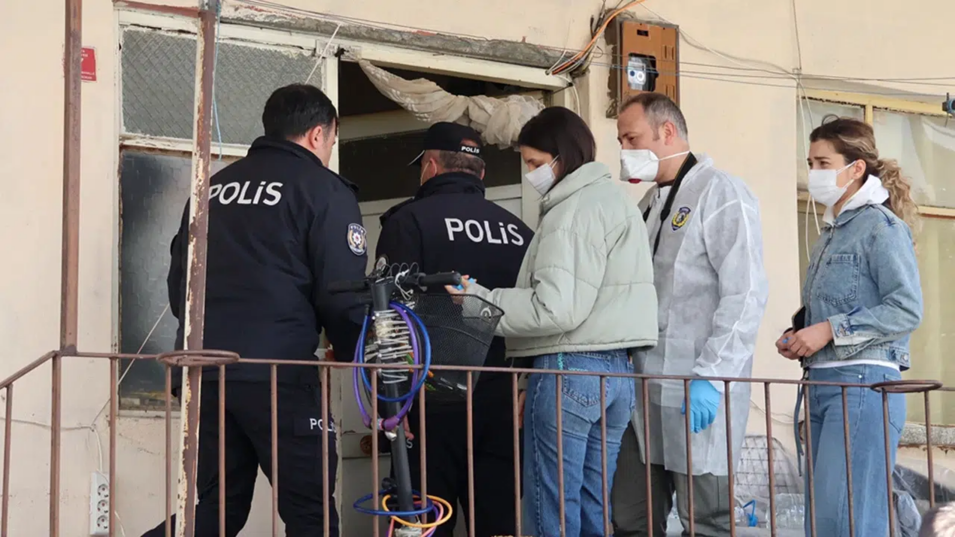 Aynı evde yıllar sonra ikinci acı: Baba ve oğul soba gazından yaşamını yitirdi