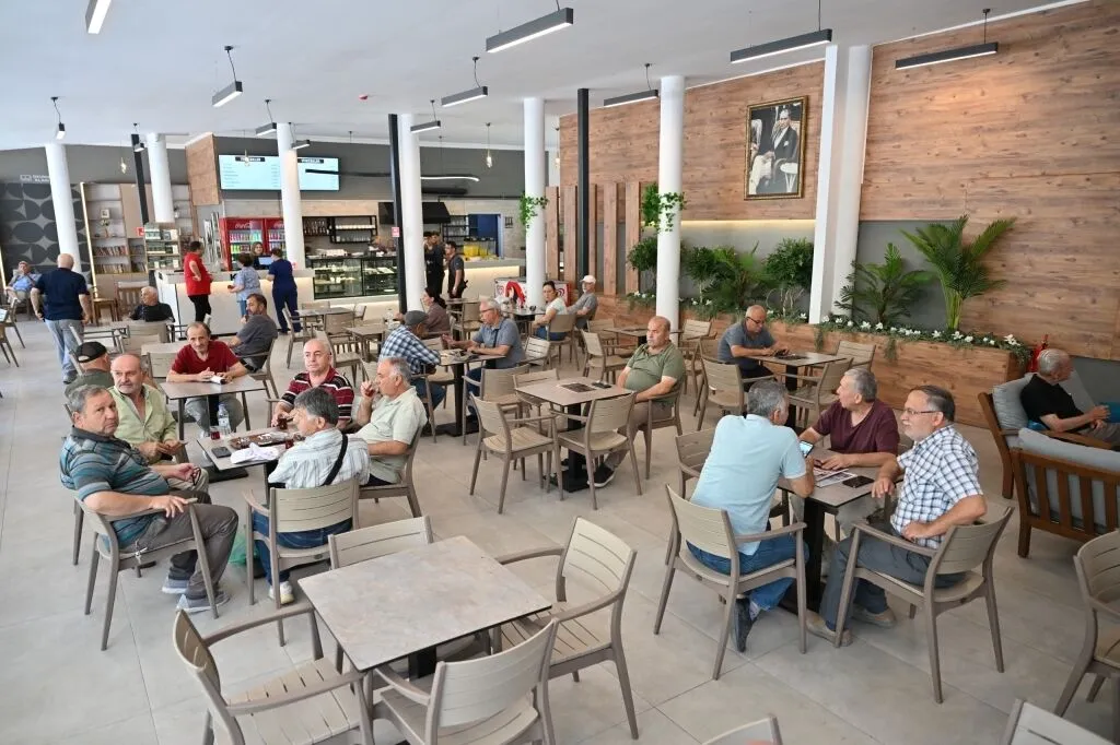 Emekli Kafe, Manisalı Emeklilerin Yeni Buluşma Noktası Oldu