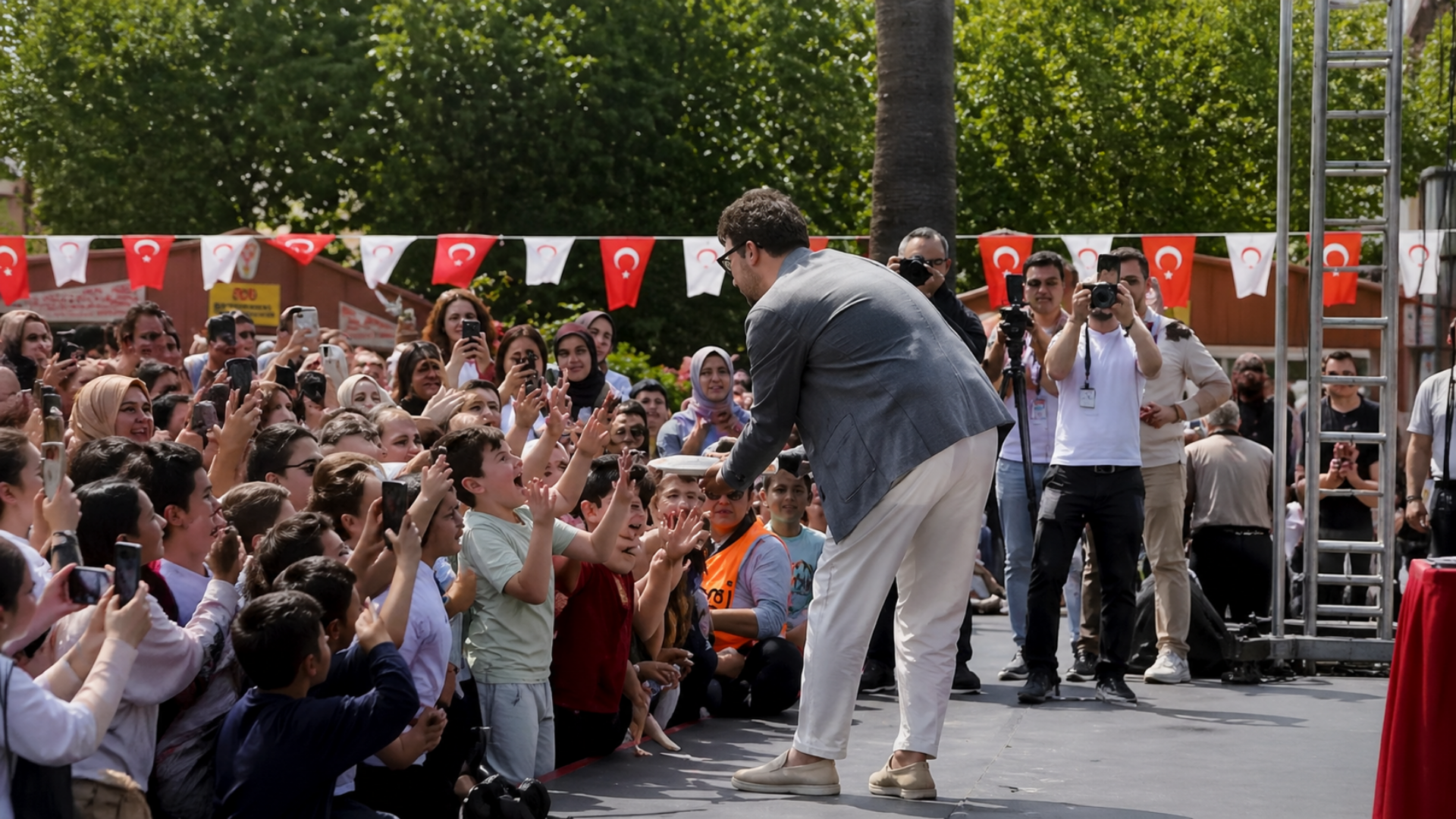 Ünlü şef Danilo Zanna Manisa’da! Gastronomi panayırına yoğun ilgi