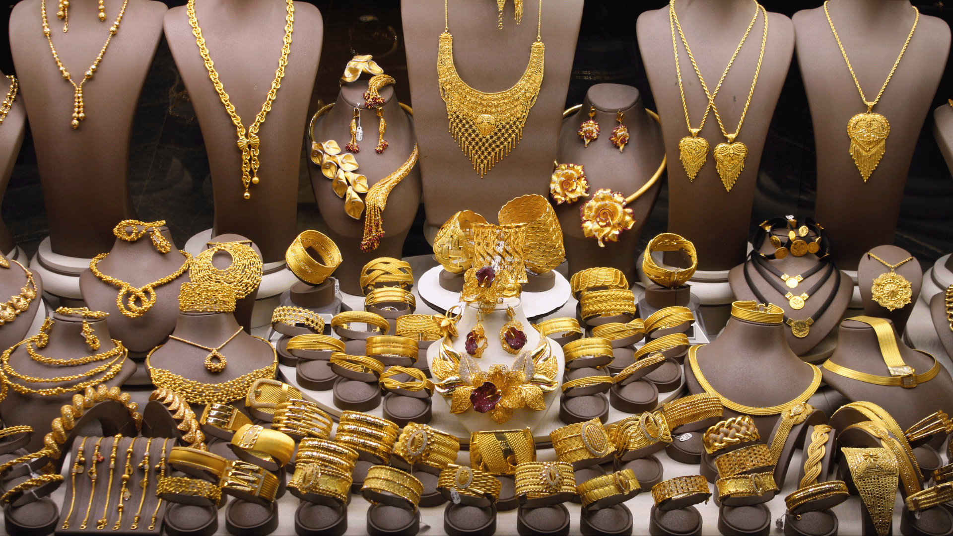 Altın piyasasında yön arayışı: Küresel gelişmeler fiyatları şekillendiriyor